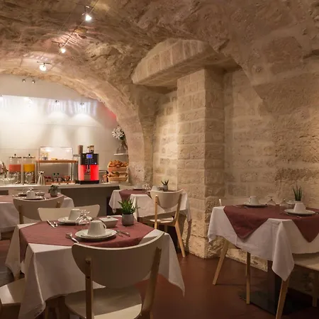 Gaillon Opera Hotel