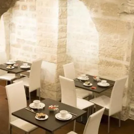 Gaillon Opera 호텔 3*